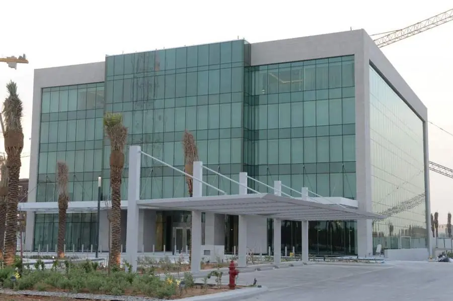 Commercial Tower Exterior — Riyadh